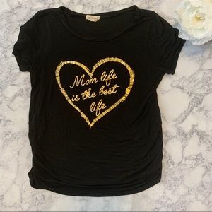 XL/M Maternity black gold graphic shirt mom life